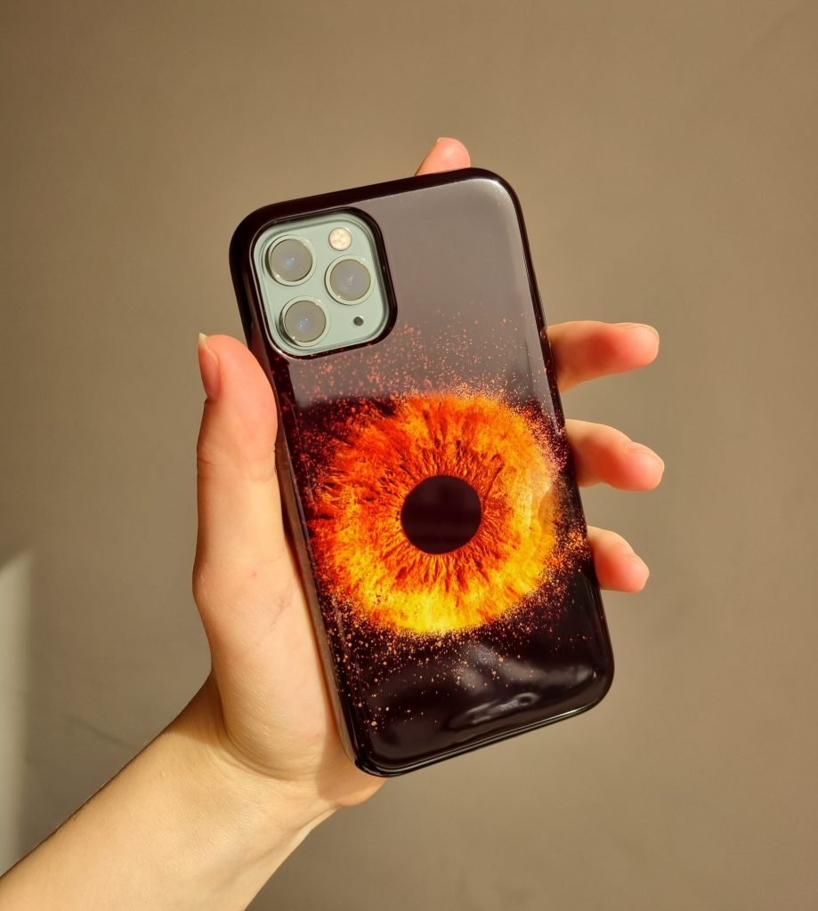 Telefono dėkliukas su akies fotografija